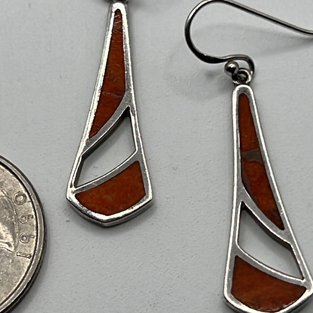 RED SPINY OYSTER AND STERLING SILVER INLAY EARRINGS - Picture 6 of 6